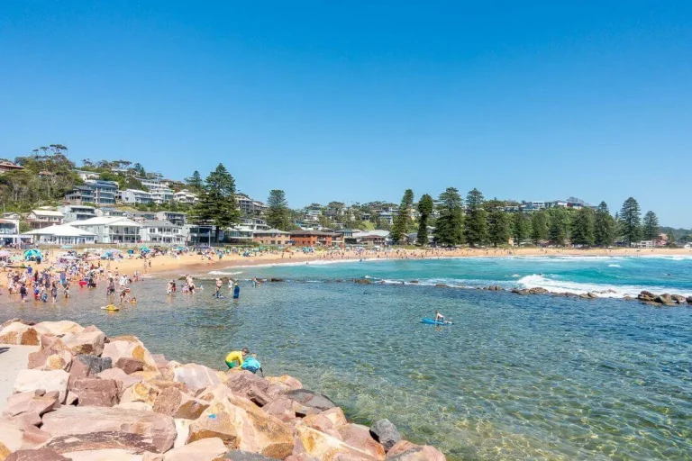 avoca beach rock pool summer 768x512