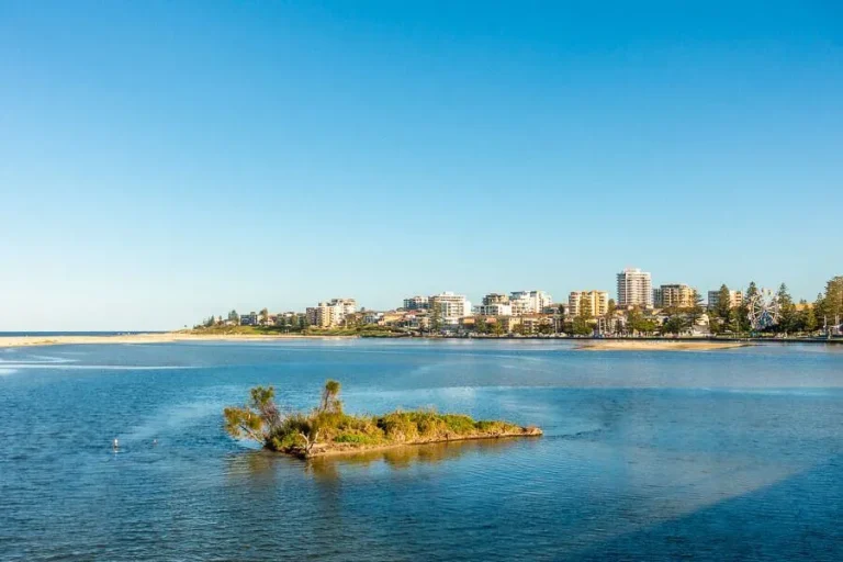 tuggerah lake the entrance skyline 1 768x512