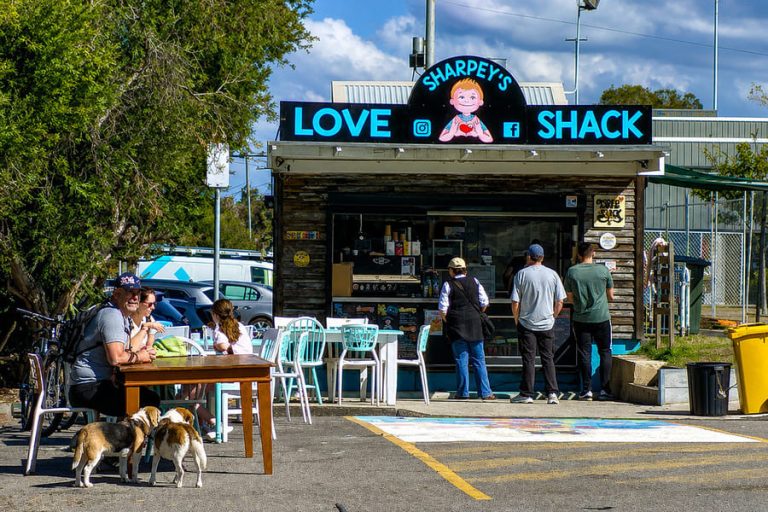 sharpeys love shack woy woy 768x512